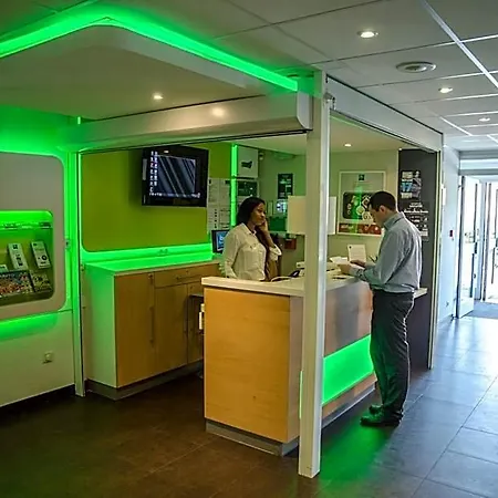 酒店 盖和纳巴黎勒布尔热机场宜必思快捷酒店 勒布朗-梅尼尔